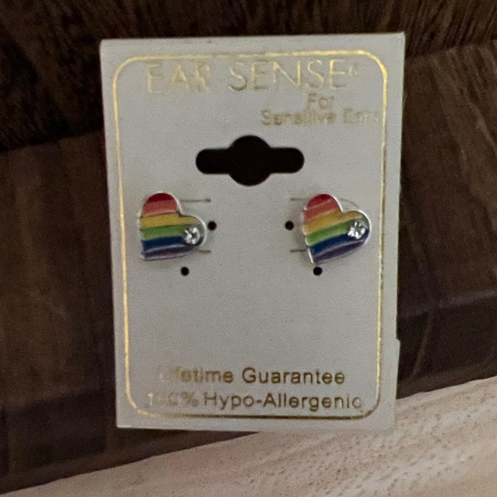 3/$18 Rainbow Heart Earrings with Crystal Accent Lot 745 - Picture 2 of 5